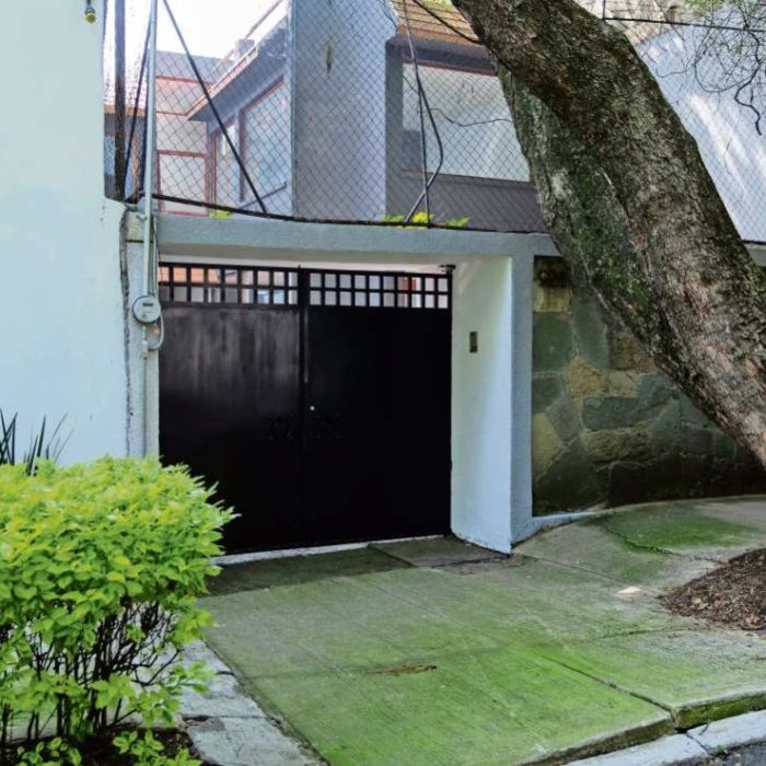 Víctimas denuncian despojo de inmuebles en CDMX mediante cambio de chapas, medidores y documentos apócrifos